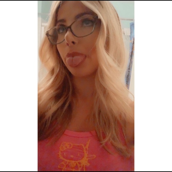 Meet your Posher, Lauren - Picture 1 of 1